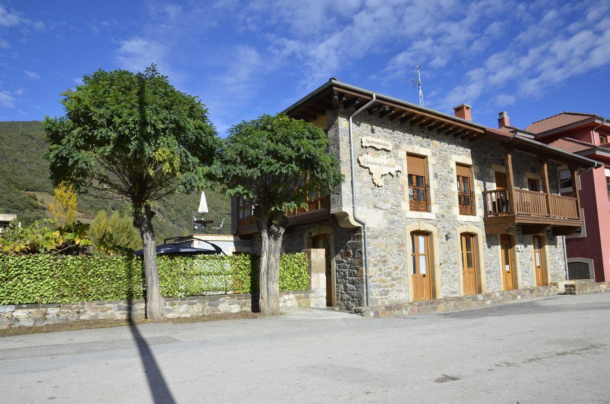 Apartamentos Spa Cantabria Infinita Cillorigo de Liebana Εξωτερικό φωτογραφία